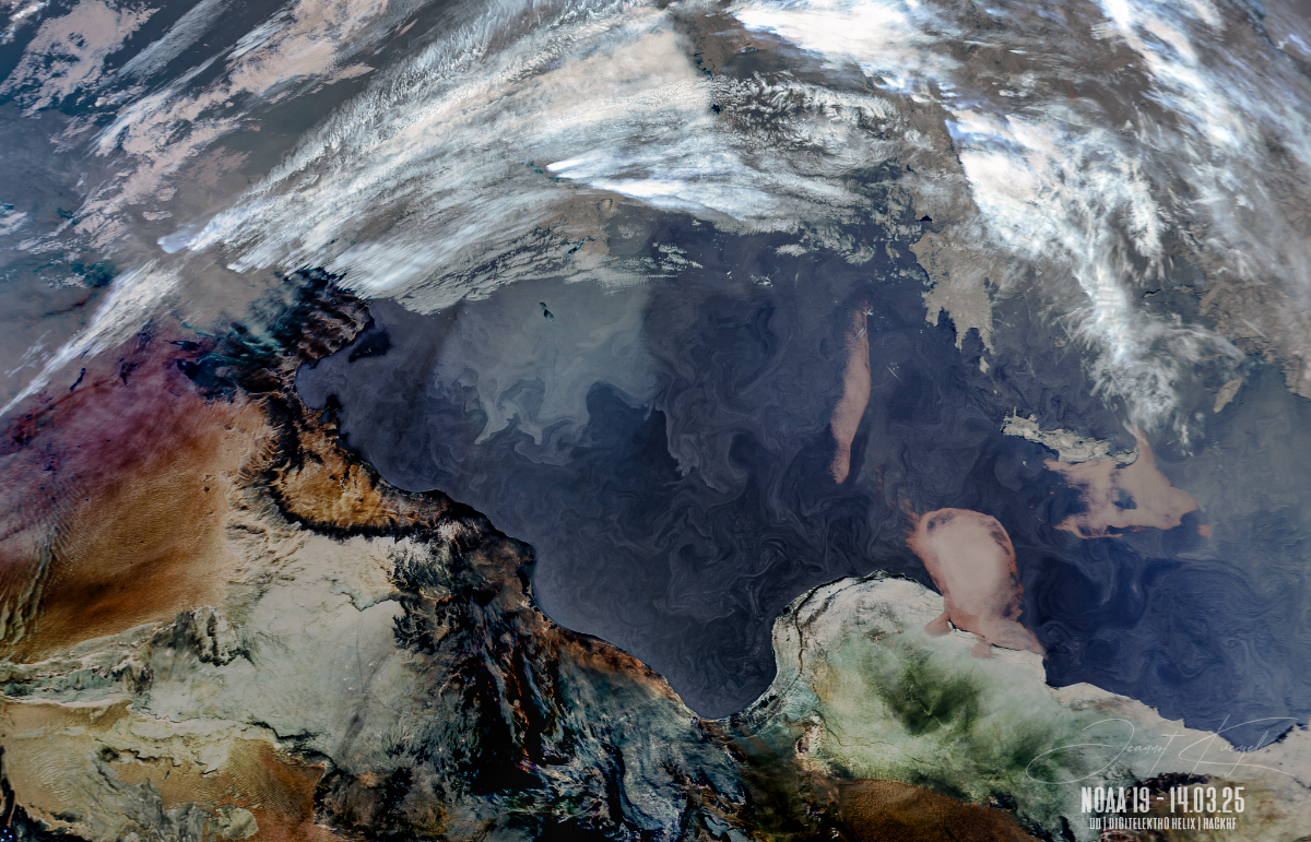 3.25 NOAA19 2 avhrr 3 AVHRR 3b45 IR False Color